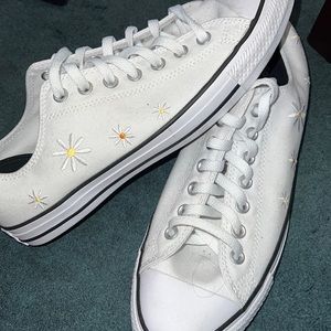 Converse Brand new size 12 womans/ 10 mens with embroidered flower detail